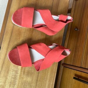NWOT Eileen Fisher Sandal Red 9.5